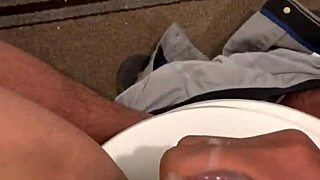 Caliente twink in gay scene