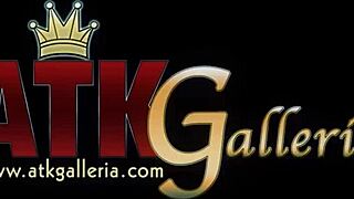 Asuna Rose Plays With Her Pink Pussy For You 😘