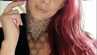 garota SENSUAL fumando e provocando - SMOKING FETISH