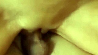 labios hinchados del coño expulsando chorros