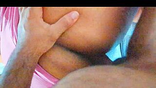 Comendo e gozando na rabuda