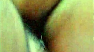 Comendo e gozando na rabuda