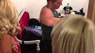 Man, I seen girls backstage in leather, no panties, showin’ pussy n’ ass!