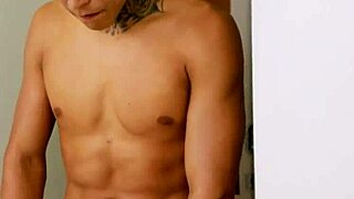 novinha takes big cock from pirocudo friend