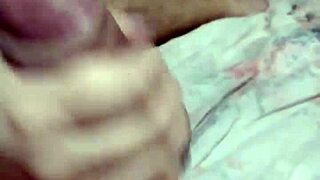 Novinha sucking and fingering masturbation for your daily video fix.