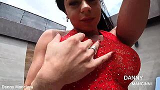 I twerk my big ass in a short dress with no panties, feelin so sexy