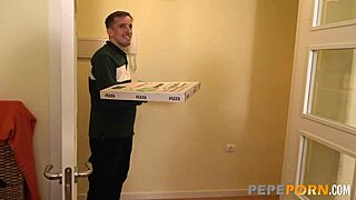 pizza guy seduced by debora for assfuck, her tight ass takes it all! 🍕