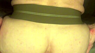 Meu parceiro veio ver o jogo, mas acabou me pegando até gozar tudo