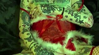 Milf On The Shelf Xmas Solo Orgasm