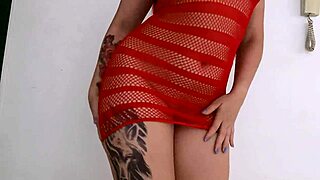 Beautiful latina shakes her big ass intensely and sexily