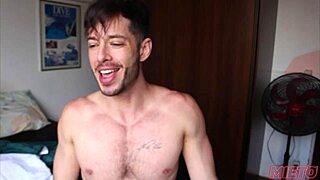 Did that redhead novinho come give me ass hidden?