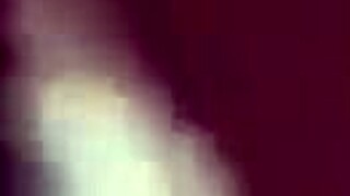 Encuentro una inocente culona de tetas pequeñas en el parque. ACEPTA FOLLAR en motel por dinero!