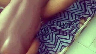 i always love it when she moan in hentai homemade