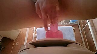 i asked my girlfriend to film her bathroom solo ride