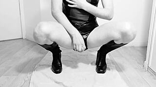 Man, I’m fisting myself hard in these boots, wanna see my young gay skills? 😜