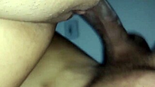 musculoso da academia goza mas continua metendo na latina