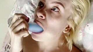 Diana Verhiniz teases with hot solo masturbation on camera