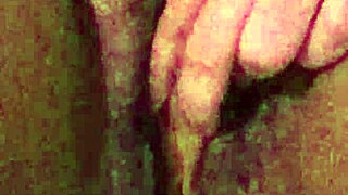 Abrindo Minha Bucetinha Virgem Molhadinha Pra Ser Lambida