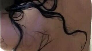 Comi a Gostosa da Minha Namorada no Banho com Leite