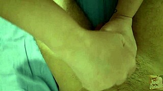 Ela Me Fez Uma Bela Massagem Relaxante Na Piroca Com Tesão