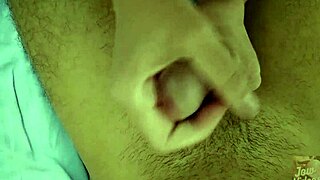 Ela Me Fez Uma Bela Massagem Relaxante Na Piroca Com Tesão