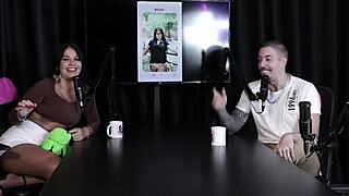 yo, check this hot babe flashing tits and more on tinder games 😍