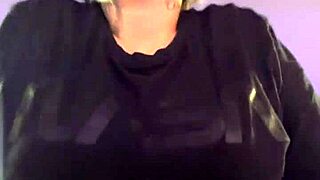 at the gym i got so hot i took off my shirt! wow, i got horny and sweat dripped from my pussy!