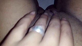 depilando a buceta, wanna eat me out? convince my husband now