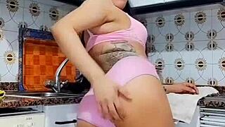 Blues' big ass sliding a huge dildo inside deep