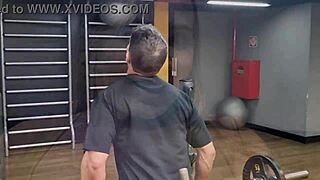 conheci a loira da buceta inchada na academia