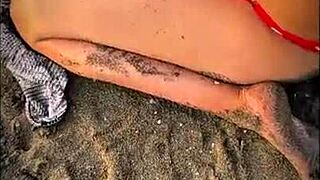 public sex on the beach with a stranger! 😲