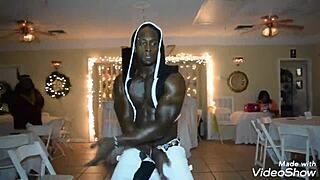 i’m losing it over these chicks at the New Orleans girls’ night bash.