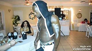 i’m losing it over these chicks at the New Orleans girls’ night bash.