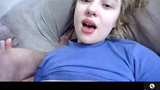 Počeli su sa vrućim pušenjem, onda ju je jebao misionarski dok nije završio unutra.