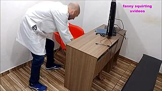 cleaning lady sucks boss hidden during office consultation