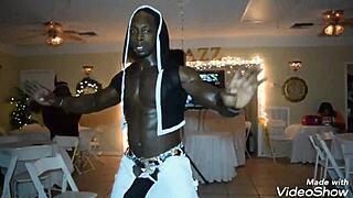 i’m losing it over these chicks at the New Orleans girls’ night bash.