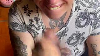 Hermosa Chupada a Mi Amigo con Lechita Full en Mi Cara.