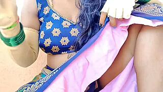 पडोसन कि ठरकी आंटी कि पडोसी के साथ मजेदार चुदाई
