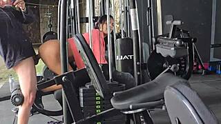 Fodi a morena gostosa Kel na academia do condomínio
