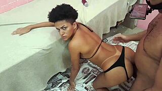 uma putinha louca por sexo anal