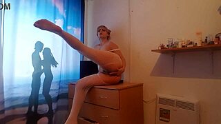 blonde milf masturbating her beautiful pussy on desk
