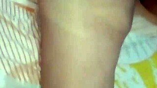 Grabo a mi madrasta usando un dildo enorme