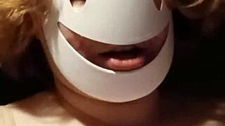 this sexy wife fingers her wet pussy on webcam. homemade fun! 😏