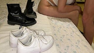 Do Brunettes Suck Better Than Blondes In This POV Close-Up?