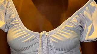 found my latina neighbor on the street. convinced her to flash that sexy ass!