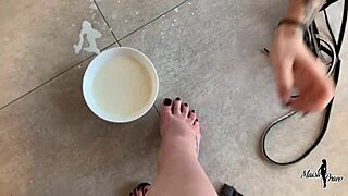 My pet kitten does everything I command, wanna see her lick?