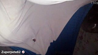 licking my hermanastra susy’s sexy coño on the toilet, so tasty and hot