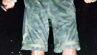 park photoshoot turns into fun chat with skinny beauty 😊