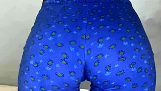 Hot Amateur Girl Poses Naturally