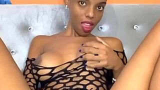 Rica morena with creamy coño and sweet tetas playing solo